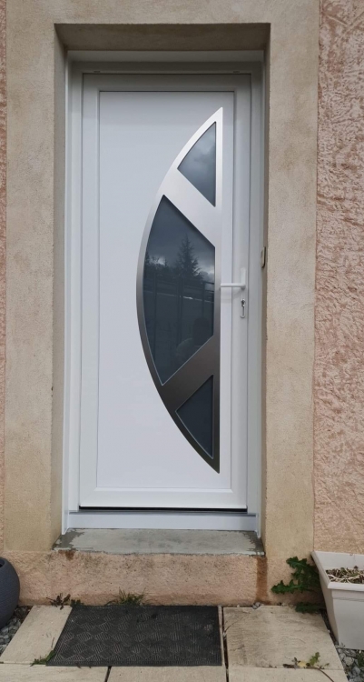 Porte d'entrée PVC